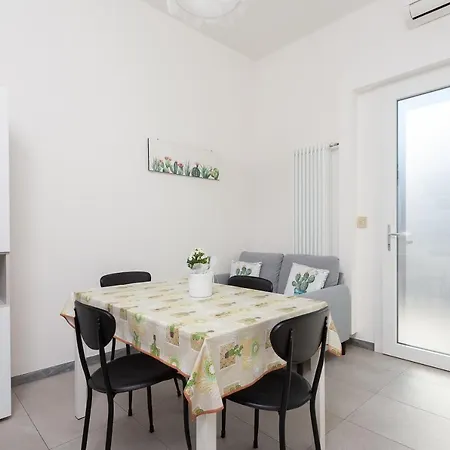Apartment Nicola House 